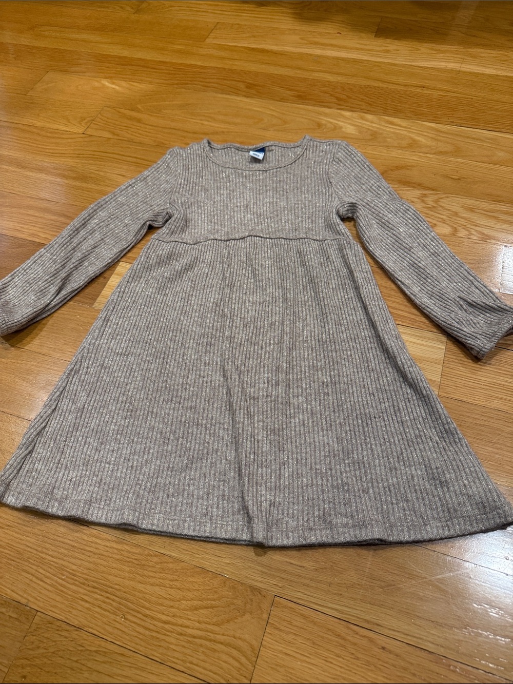 Old Navy long sleeve shiny ribbed dress size 5t.